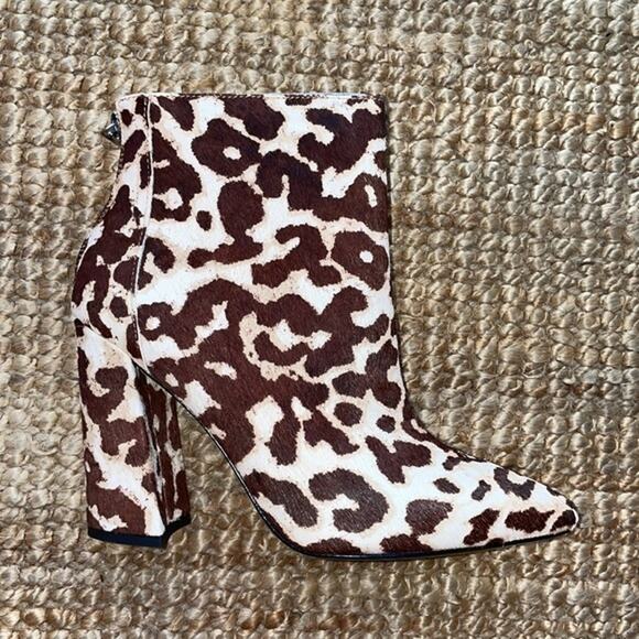 Charles David Snow Leopard Printed Haircalf Boots - Picture 6 of 10